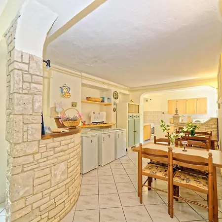 Guest house Jolanda 3*
