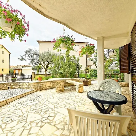 Guest house Jolanda 3*