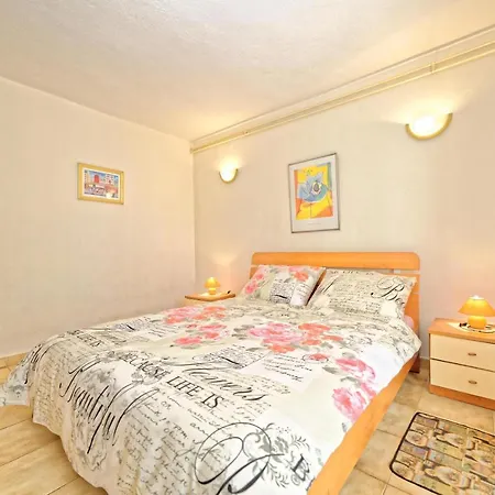 Jolanda Guest house 3*