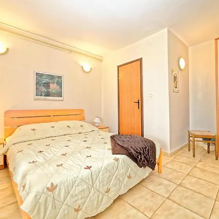 Guest house Jolanda 3*