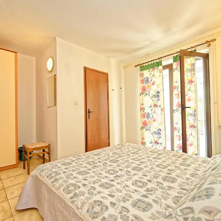 Jolanda Guest house 3*